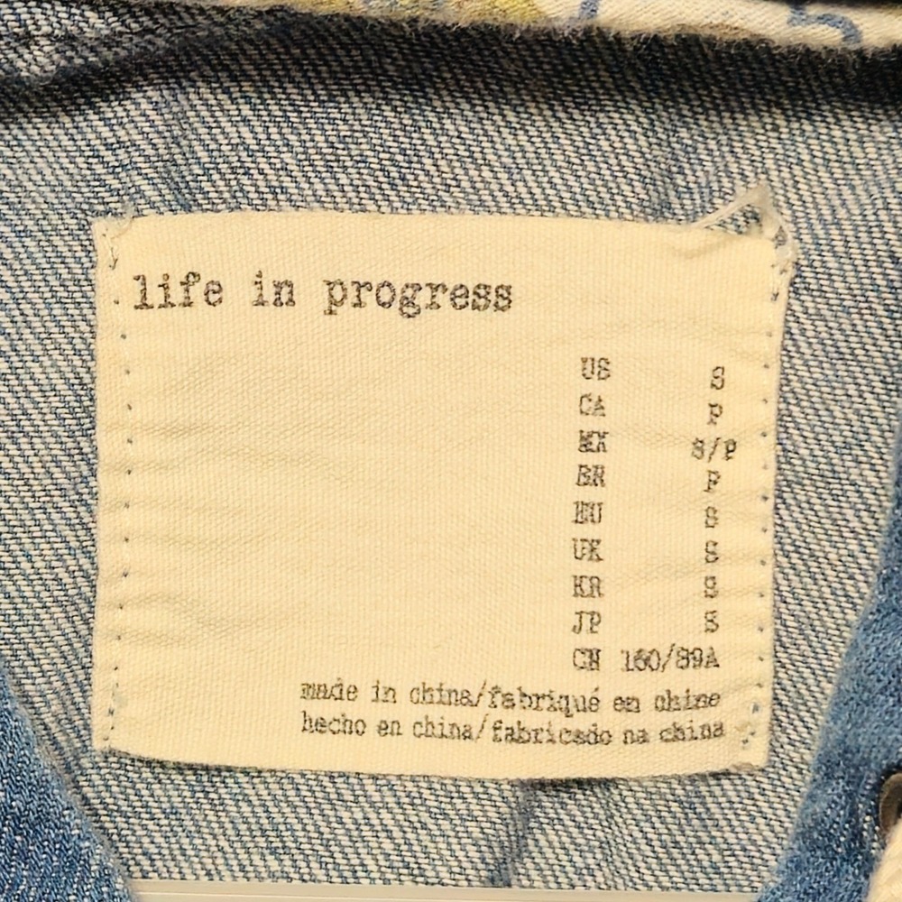 Life in Progress Denim Hooded Utility Jacket Womens Small Blue Frayed Hem Button - Picture 3 of 7